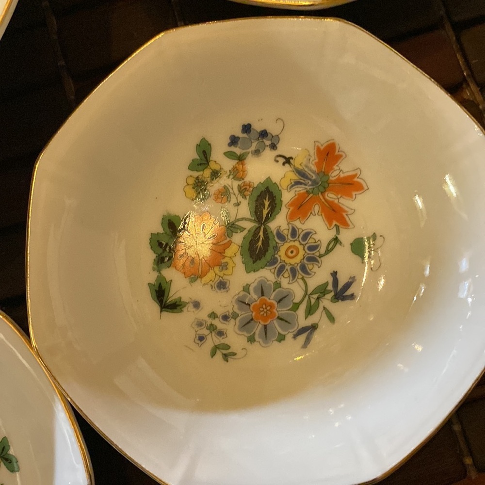 German porcelain serving plate and bowls set of 7 - Picture 4 of 6
